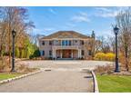 3 Lillian Ct, Sands Point, NY 11050