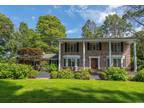 17 Rolling Dr, Brookville, NY 11545