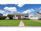230 Gilling Rd, Seaford, NY 11783