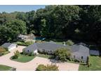 1281 Wolver Hollow Rd, Upper Brookville, NY 11771
