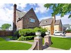 108-35 67th Dr, Forest Hills, NY 11375