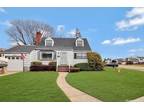 20 Lincoln Gate, Plainview, NY 11803