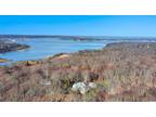 5 Laurel Cove Rd, Oyster Bay, NY 11771