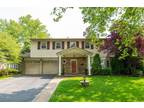 5 Valentine Dr, Albertson, NY 11507