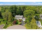 15 Lawn Dr, East Hills, NY 11576