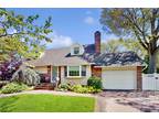 1 Nathan Ct, Syosset, NY 11791