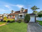 131 Aster Dr, New Hyde Park, NY 11040