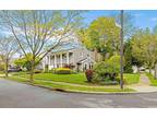 34 Voorhis Dr, Old Bethpage, NY 11804