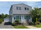 350 Siegel St, Westbury, NY 11590