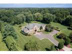 4 Clover Ct, Muttontown, NY 11732