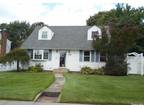 3 Hawthorne Rd, East Norwich, NY 11732