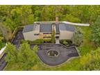 22 W View Dr, Upper Brookville, NY 11771