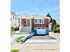 141 Jefferson Ave, Roslyn Heights, NY 11577