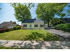 8 Hilltop Rd, Levittown, NY 11756