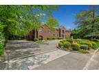 128 Willow Rd #R, Woodmere, NY 11598