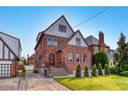 56 Northumberland Gate, Lynbrook, NY 11563