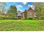 48 Wensley Dr, Great Neck, NY 11021