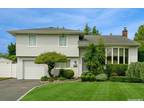 1482 Holiday Park Dr, Wantagh, NY 11793