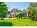 106 Harbour View Dr, Massapequa, NY 11758