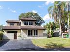 4 bedrooms in Davie, AVAIL: NOW