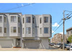 Top Floor - Large 3 Bed 2 Bath - Great Mission Location