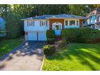 83 Reed Dr, Roslyn, NY 11576