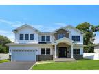 8 Serpentine Ln, Old Bethpage, NY 11804