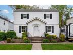 30 Wilwade Rd, Great Neck, NY 11020
