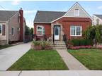 1072 Rosegold St, Franklin Square, NY 11010