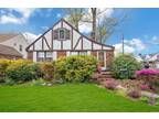 22 Hawthorne St, Lynbrook, NY 11563