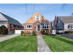 159 Willow St, Floral Park, NY 11001