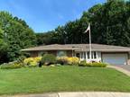 30 Mulberry Ct, Jericho, NY 11753