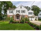 46 Amherst Ct, Rockville Centre, NY 11570