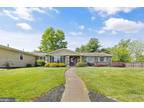 1102 Barnswallow Ln, Huntingdon Valley, PA 19006