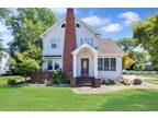 147 S Forest Ave, Rockville Centre, NY 11570