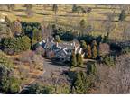 35 Applegreen Dr, Old Westbury, NY 11568