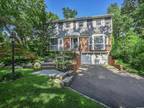 16 Huron St, Glen Head, NY 11545