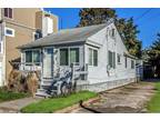 5 Cooke St E, East Rockaway, NY 11518