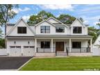 8 Harrow Ln, Old Bethpage, NY 11804