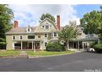 109 Post Rd, Old Westbury, NY 11568