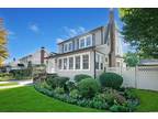 119 4th St, Hicksville, NY 11801