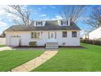 10 Linwood Pl, Massapequa Park, NY 11762