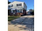 417 N Argyle Rd, Mineola, NY 11501