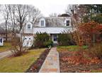 2 Gloucester Ct, Great Neck, NY 11021