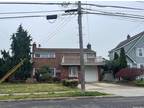 48 Allen St, Lynbrook, NY 11563