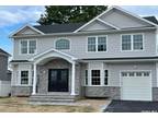 12 Griffin Ln, Syosset, NY 11791