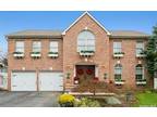 81 Manetto Hill Rd, Plainview, NY 11803