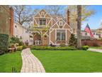 103 Stevenson St, Lynbrook, NY 11563