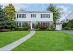 3 Combes Ave, Rockville Centre, NY 11570