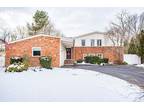 35 Gabriele Dr, East Norwich, NY 11732